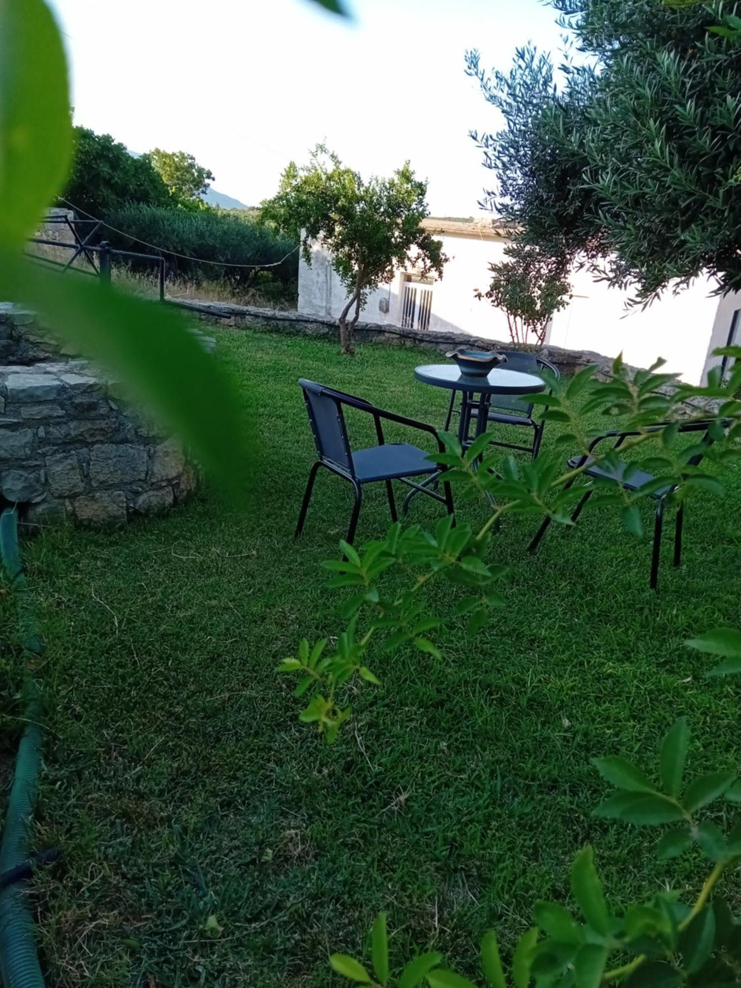 Villa Casa Artemis Plátanos Exterior foto